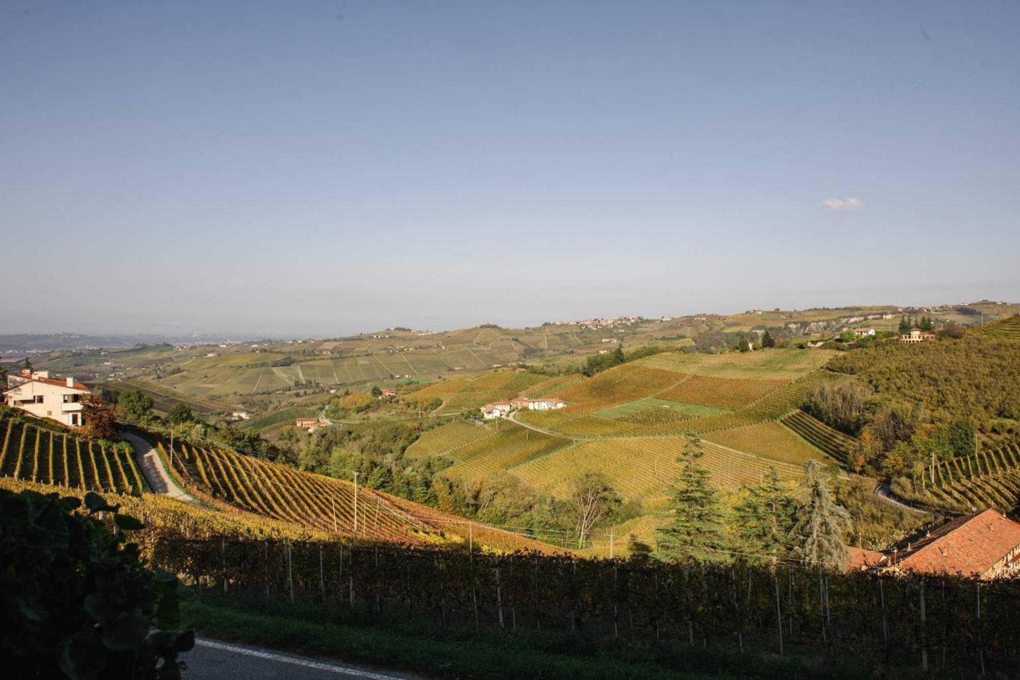 Casa Rubbo - Appartamento 'Como' Nelle Langhe Alba  Exterior photo