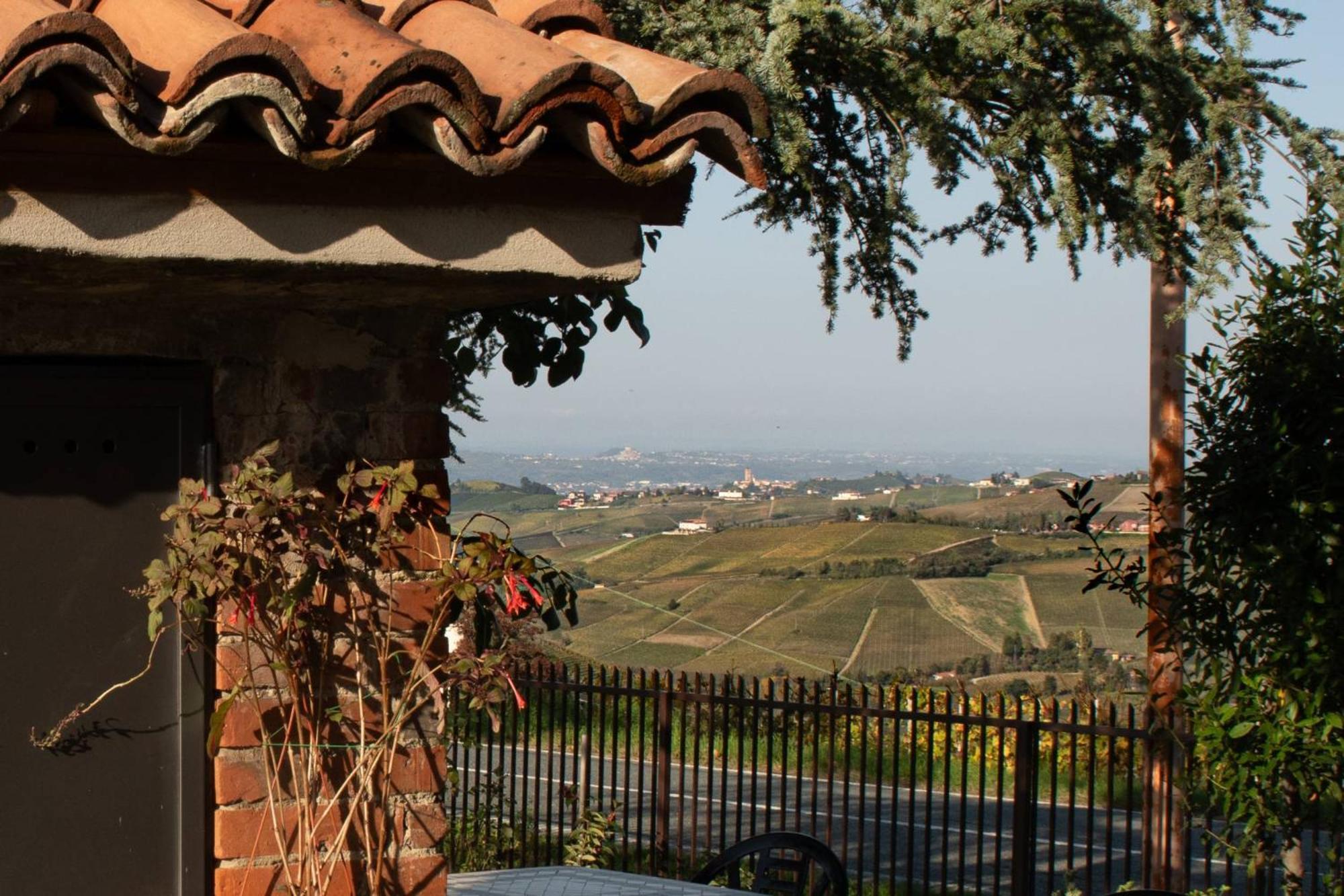 Casa Rubbo - Appartamento 'Como' Nelle Langhe Alba  Exterior photo